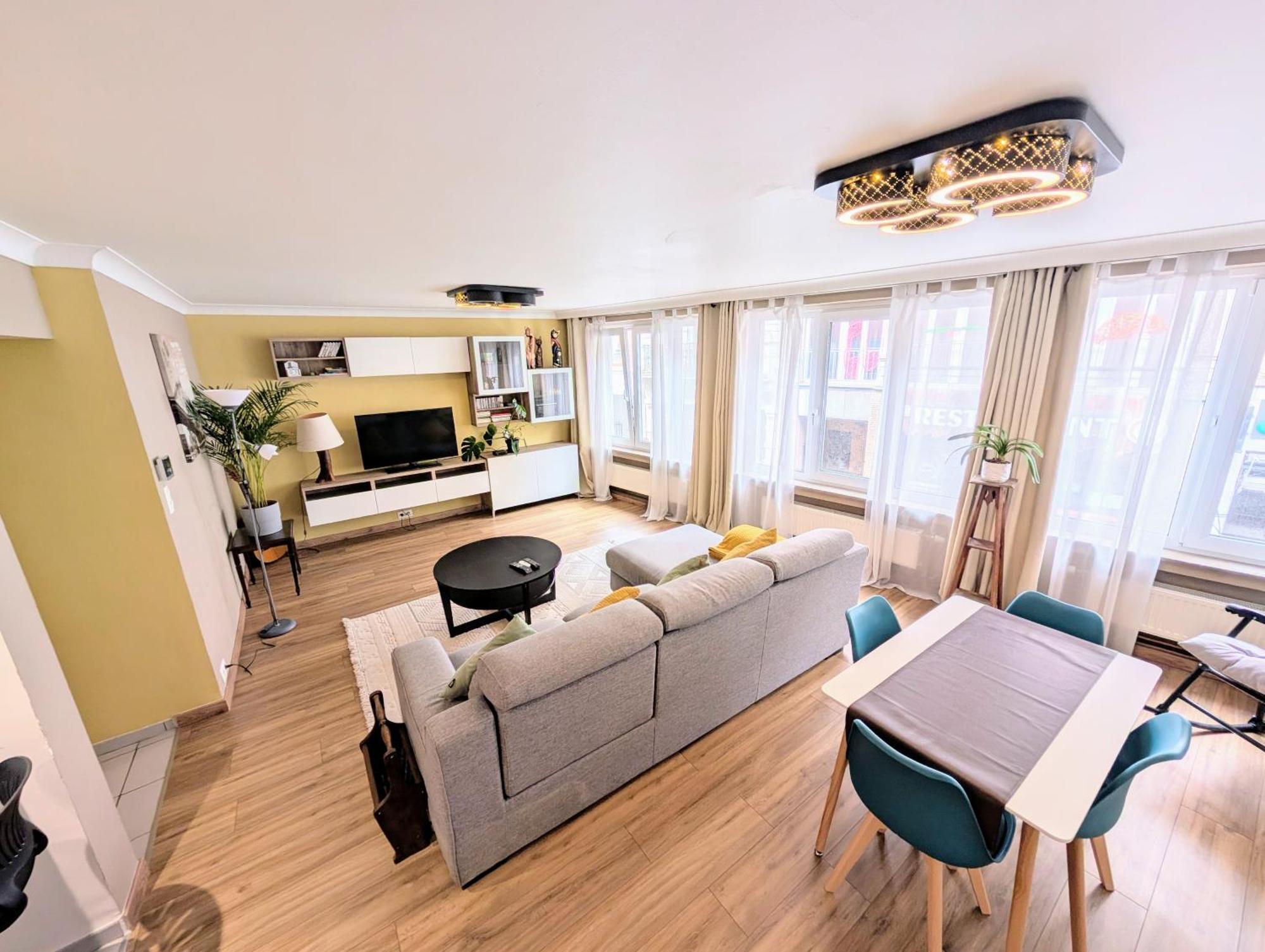 Superbe Appartement Dans Le Centre De Mons - Arivee Autonome Exterior photo
